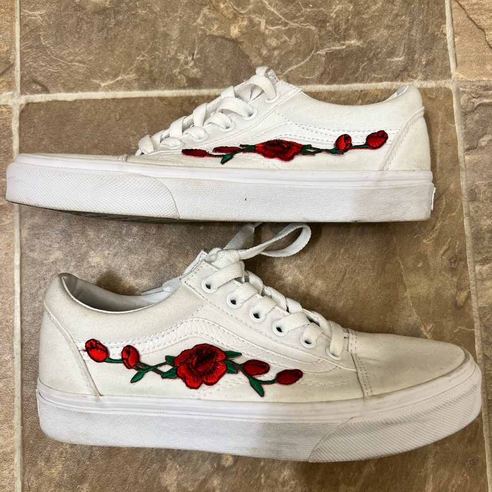 Customized Classic Vans 🌹 - Picture 2 of 4